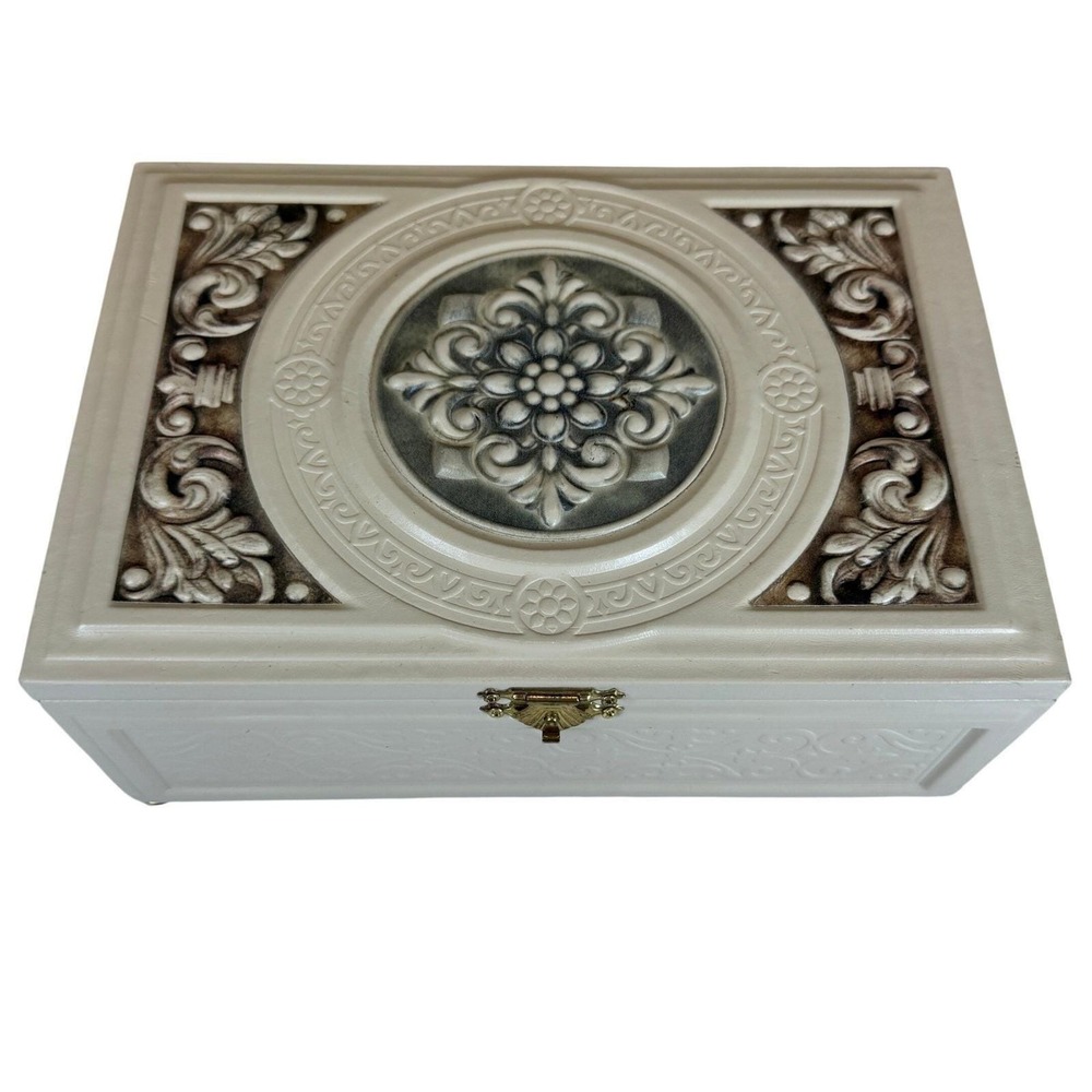 Vintage Cream Ornate Jewelry Box Faux Leather Keepsakeβ Chest with Key Gold Feet